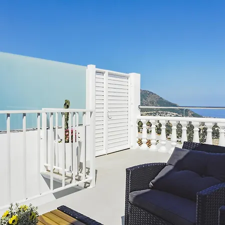 Cubo's La Santa Maria Pool & Sea View Apartment Mijas