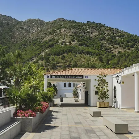 Cubo's La Santa Maria Pool & Sea View Apartment Mijas