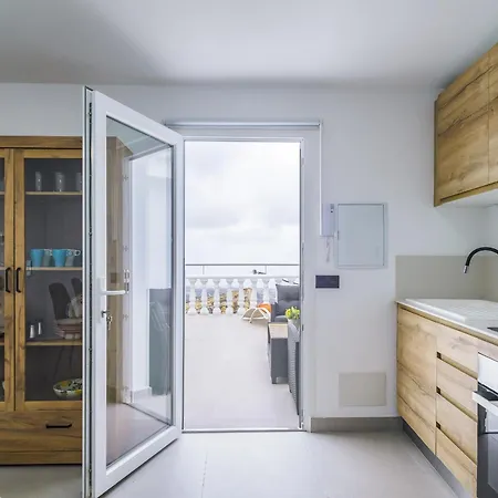 Cubo's La Santa Maria Pool & Sea View Apartment